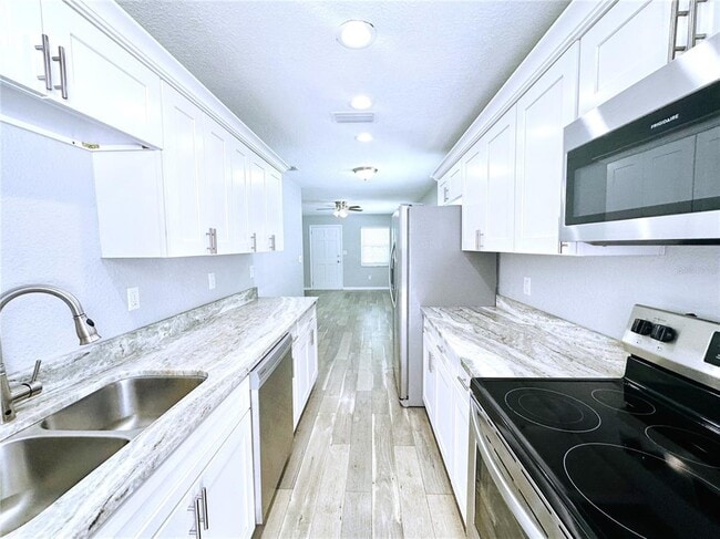 Foto del edificio - 2878 26th Ave N