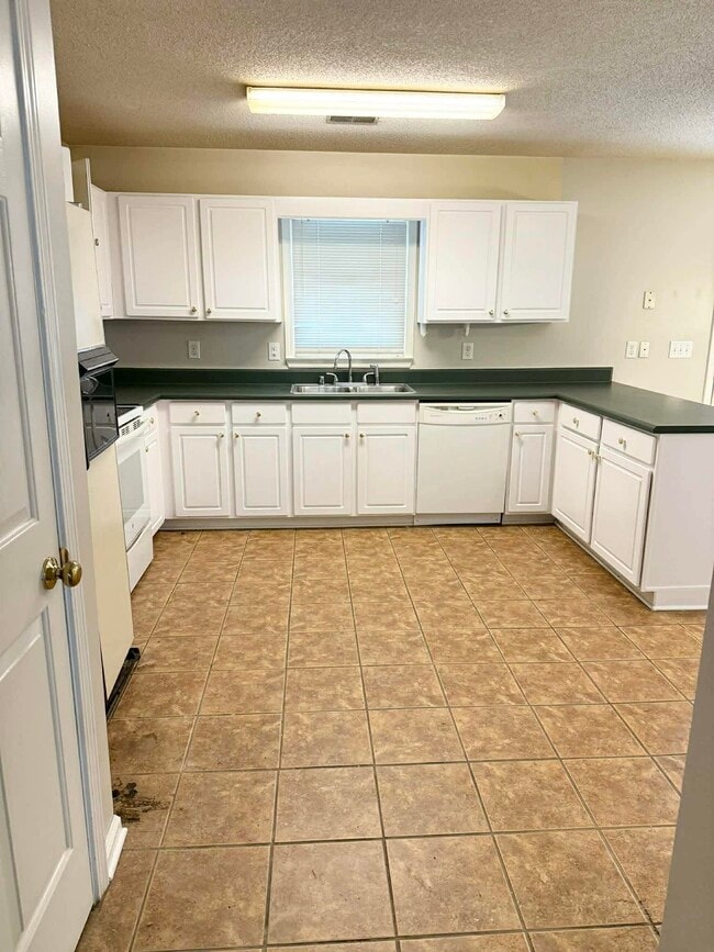 Building Photo - 1328 Grayson Valley Pkwy