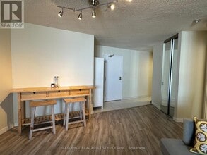 Building Photo - 270 Queens Quay W