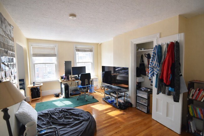 Foto del edificio - 30 Irving St