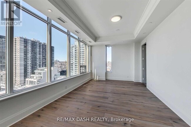 Building Photo - 151 Avenue Rd