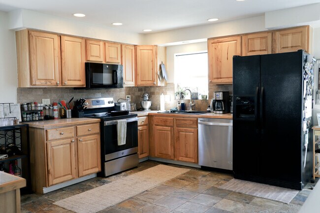 Building Photo - 6970 W 61st Ave