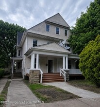 Building Photo - 805 Monroe Ave