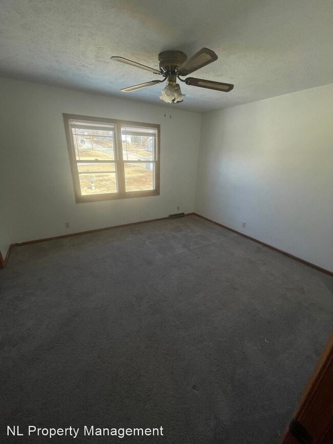 Foto del edificio - 3 br, 2 bath House - 6602 Emmet Street