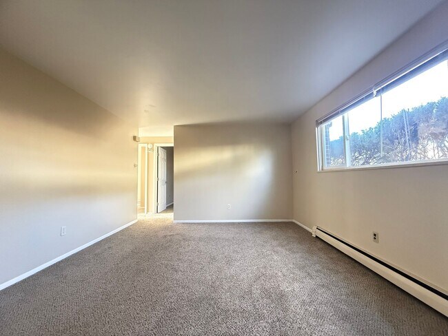 Foto del edificio - 4222 Forrest Hill Rd