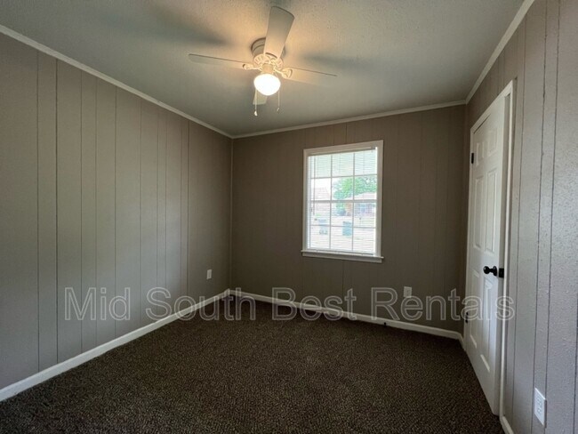 Building Photo - 2458 Chattering Ln