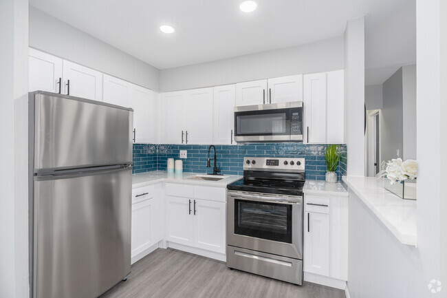 2BR, 1BA - Barclay Apartments