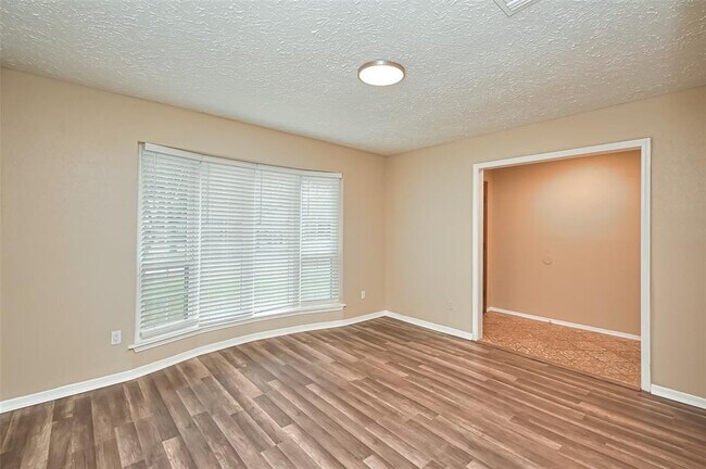 Foto del edificio - 22527 Carter Moir Ln