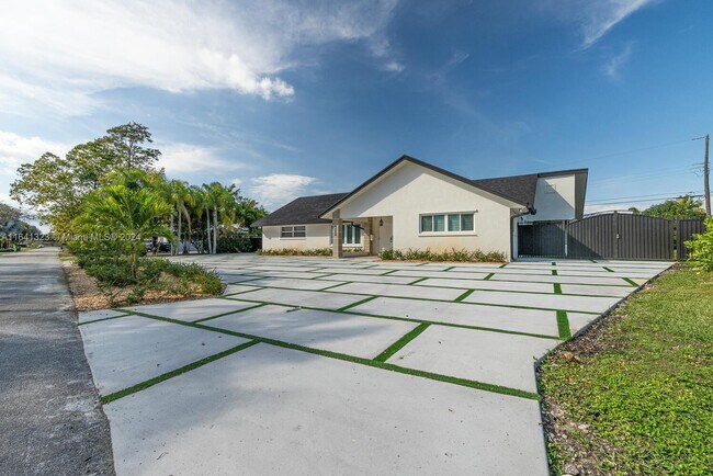 Building Photo - 8425 SW 185th St