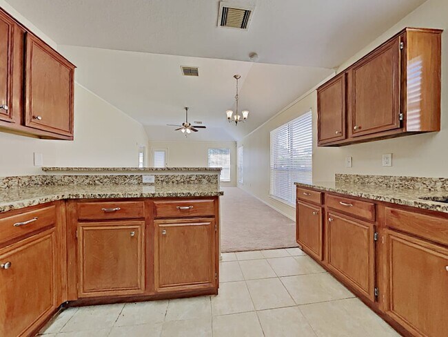 Building Photo - 2418 Kenbridge Dr