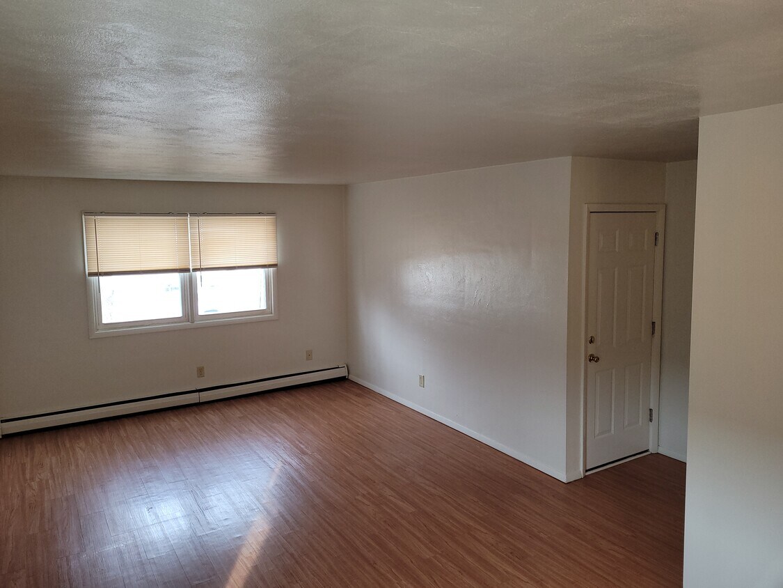 Primary Photo - 1211 Wall St