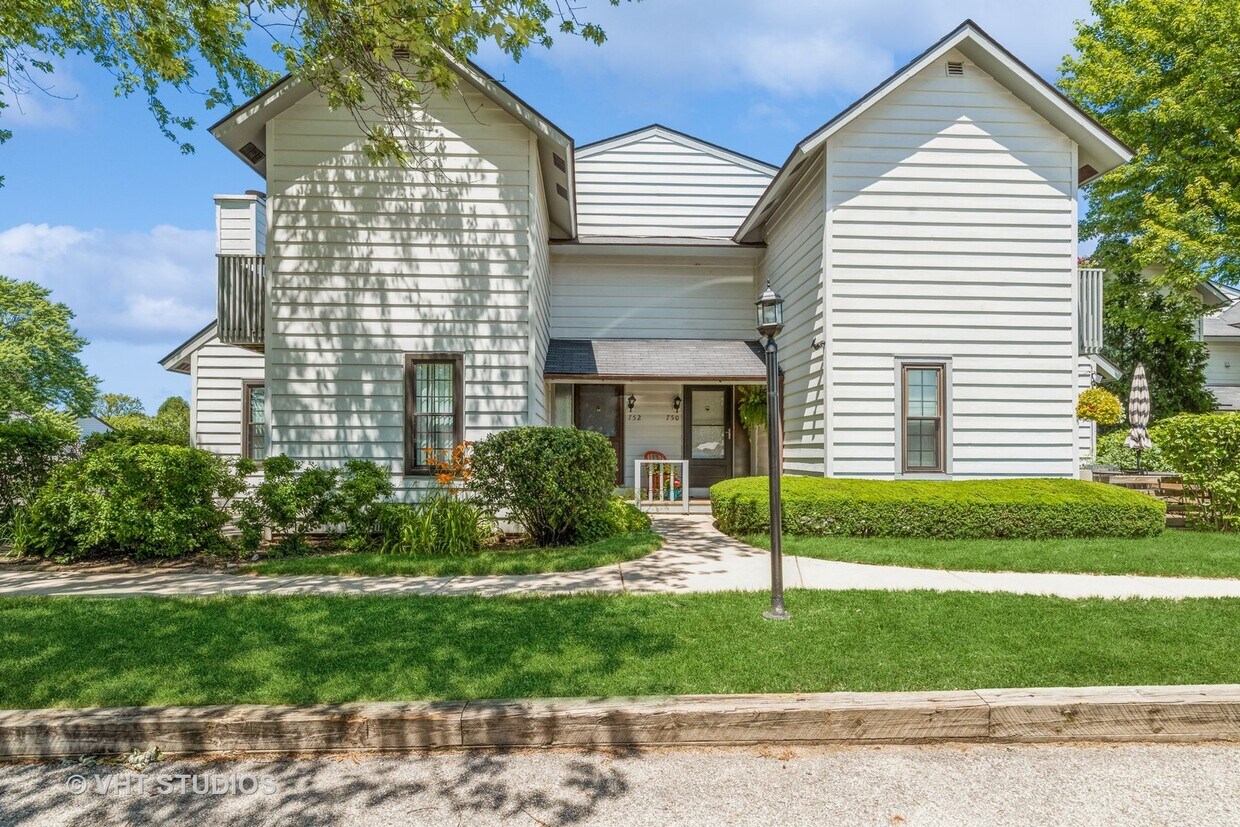 752 Glen Way, Gurnee, IL 60031 Townhome Rentals in Gurnee IL