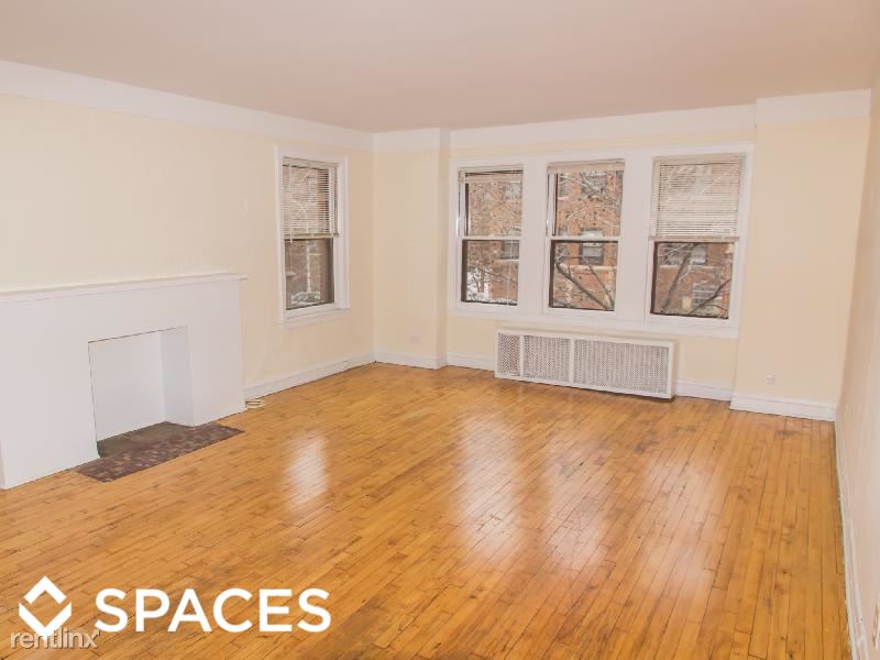 Primary Photo - 525 W Cornelia Ave