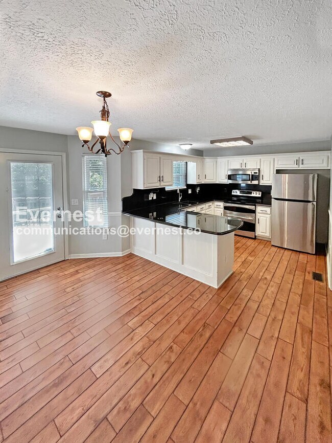 Building Photo - 3 Bed, 3.5 Bath Home with Modern Amenities / Pet-Friendly / Coming Soon!