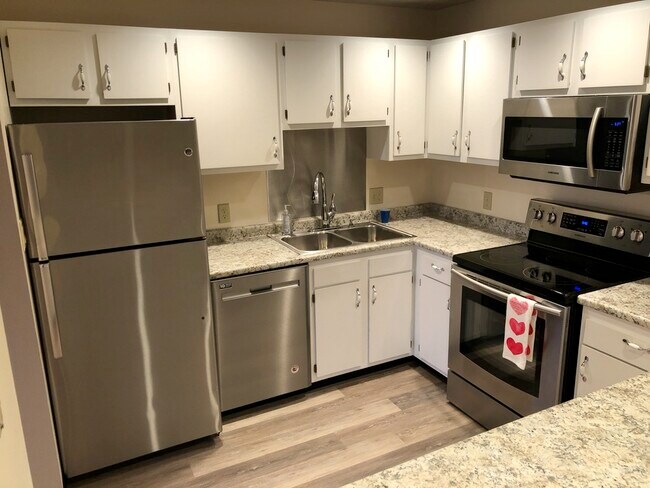 Kitchen - 1203 Dutilh Rd