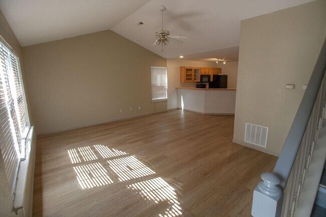 Foto del edificio - 5340 Godas Cir