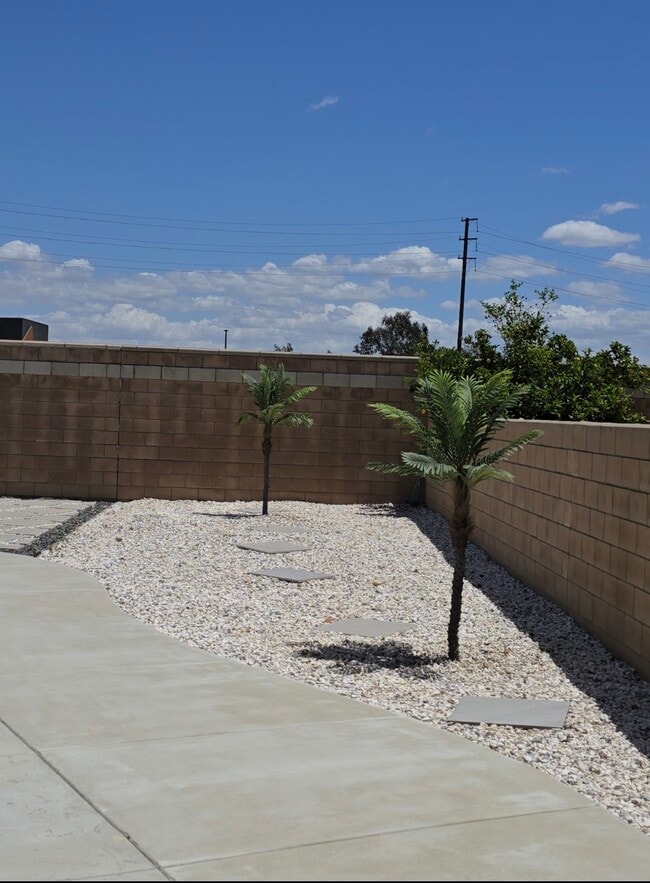Foto del edificio - 8418 Lourenco Ln
