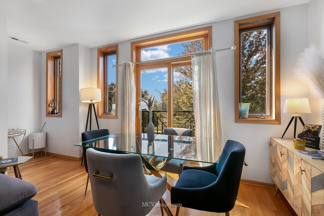 Foto del edificio - 3751 S Michigan Ave