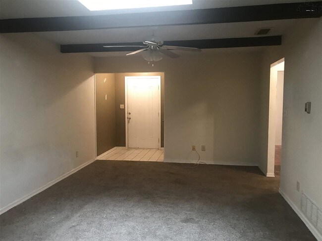 Building Photo - 4041 Gossett Dr