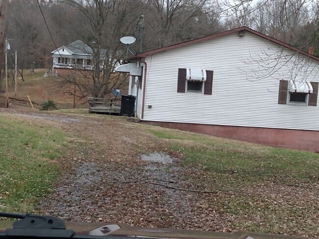 Foto del edificio - 62 Lick Creek Rd