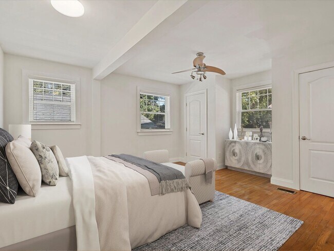 Building Photo - 3 Bedroom/2 bath house close to Optimist H...