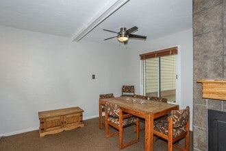 Building Photo - 815 Columbine Rd