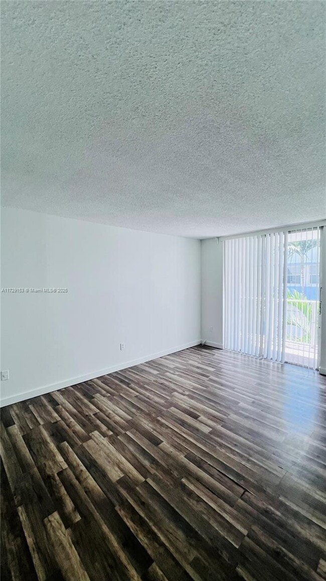 Building Photo - 1801 S Treasure Dr