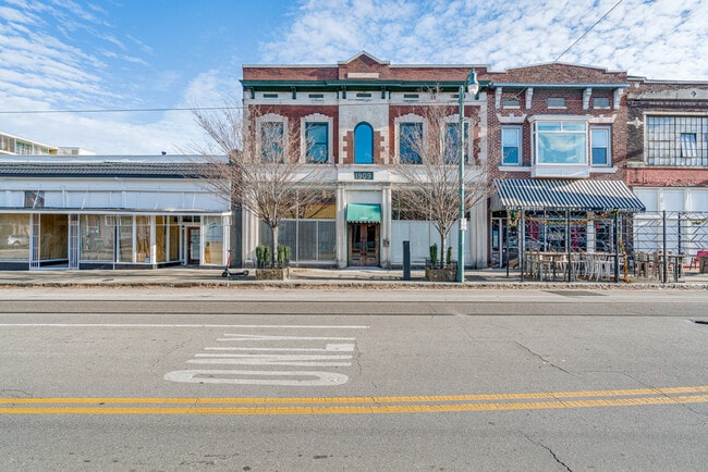 Building Photo - 310 S Main St