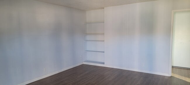 Foto del edificio - 19170 CA-18