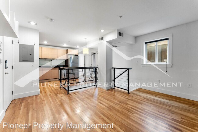 Foto del edificio - 2 br, 1.5 bath House - 2837 Vallejo St. #107