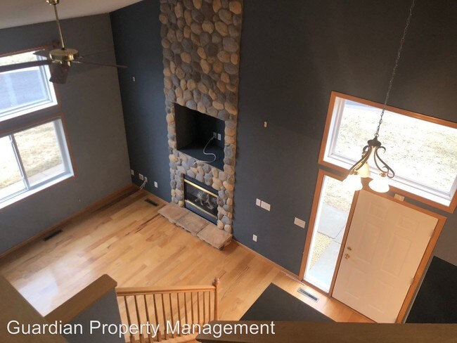 Building Photo - 2 br, 2.5 bath House - 6904 Meadow Grass Lane