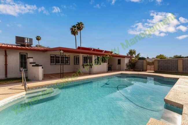 Building Photo - Beautiful Gilbert Home with Pool — Convenient Location & Modern Upgrades!