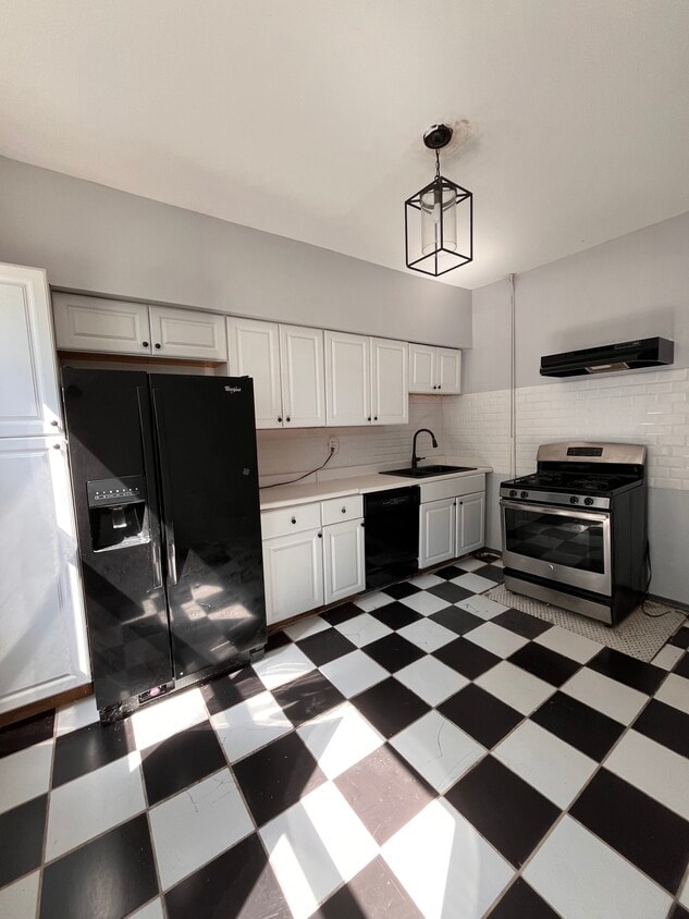 Primary Photo - 36 Rutgers Ave