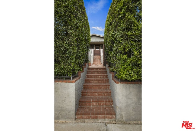 Foto del edificio - 5215 Almaden Dr