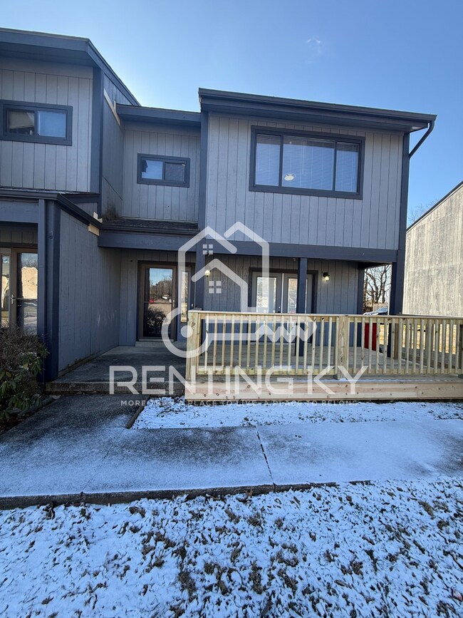 Building Photo - 124-126-126 Nave Pl