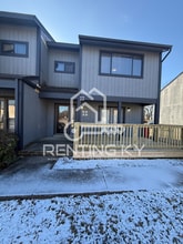 Building Photo - 124-126-126 Nave Pl