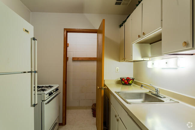 1BR, 1BA - Alcove - Southgate