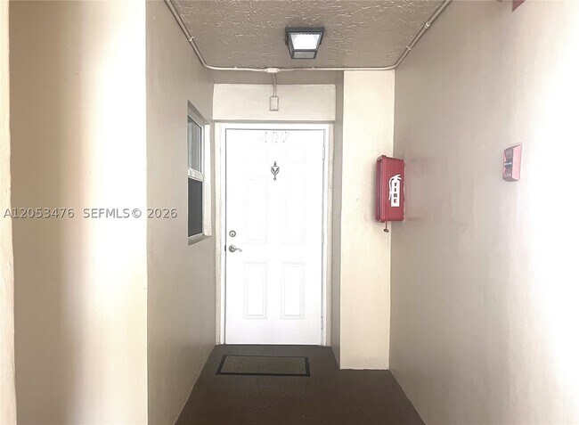 Foto del edificio - 9451 Evergreen Pl