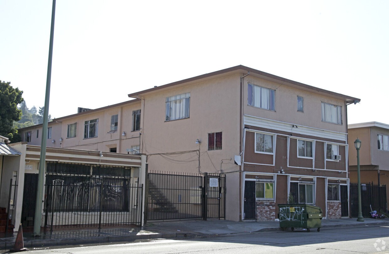 Building Photo - 7870-7874 MacArthur Blvd
