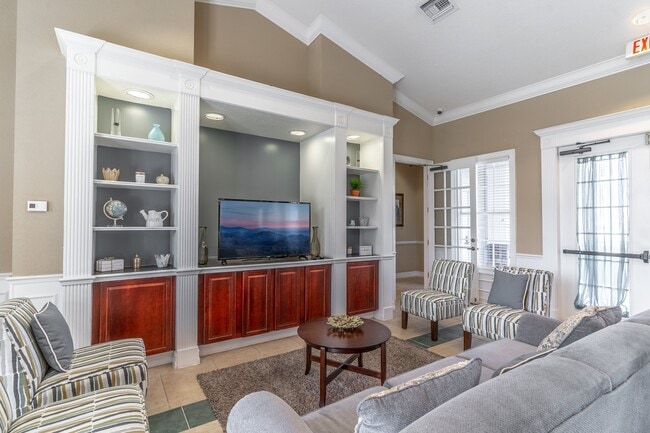 Clubhouse - Lee Vista