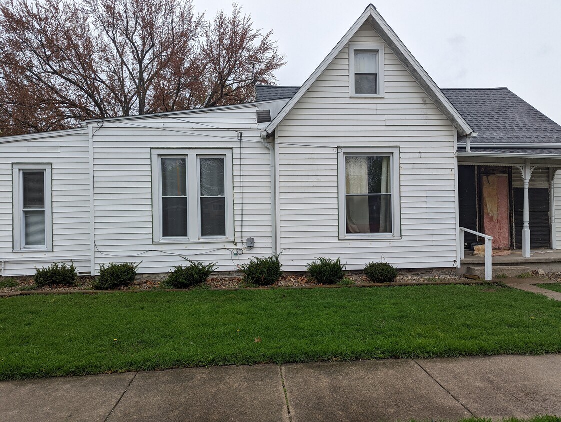 Primary Photo - 803 Elm St