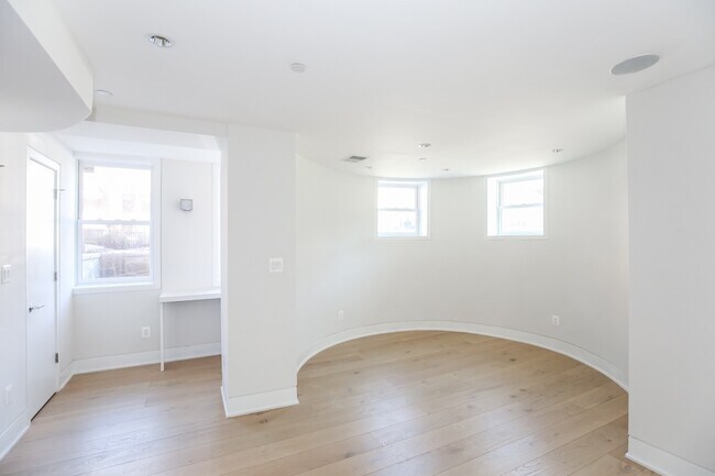 Foto del edificio - 1700 Q St NW