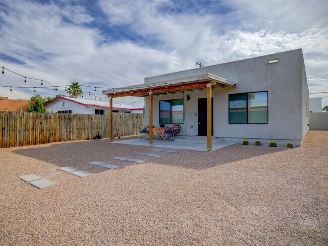 Building Photo - Fully Furnished 3-Bedroom Home with Security & Modern Upgrades