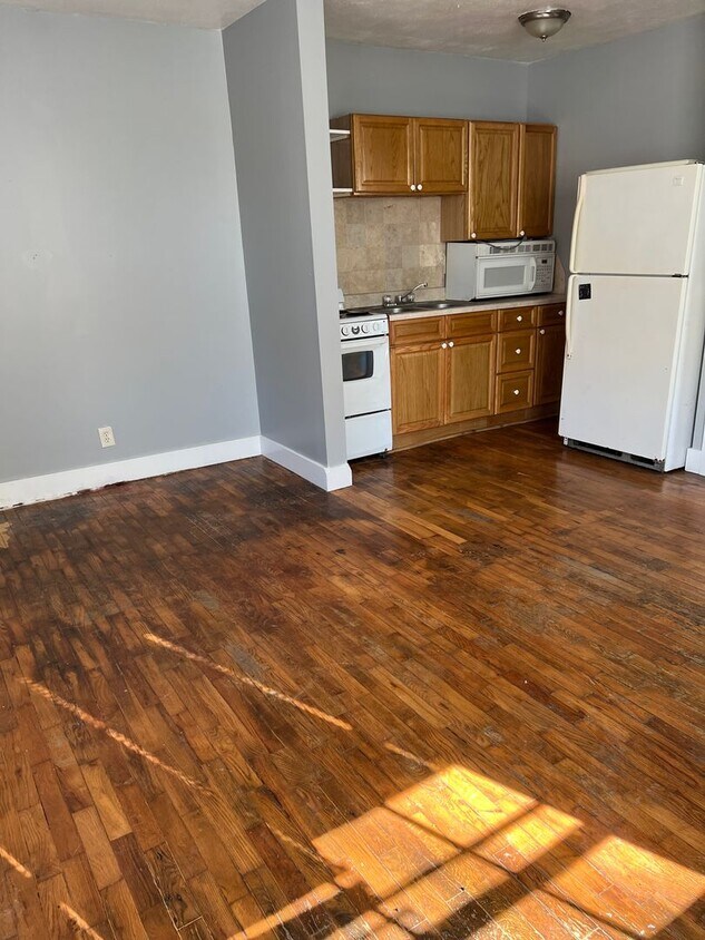 Primary Photo - 1720 N Fremont Ave
