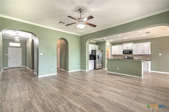 Foto del edificio - 808 Wyndham Hill Pkwy