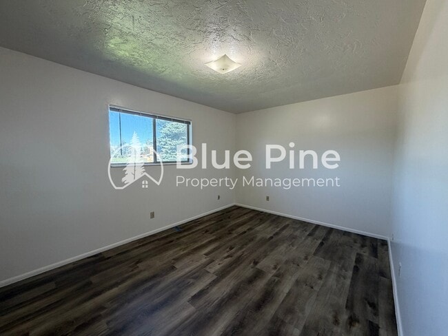 Building Photo - 1491 Mountain View Ln