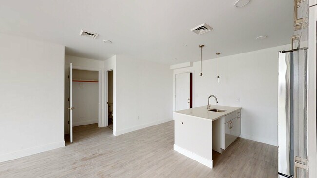 Building Photo - 43 North Beacon St
