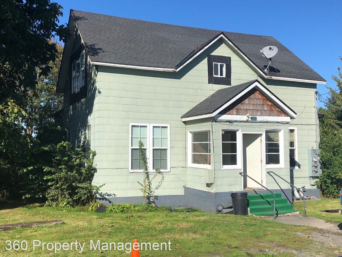 1100 Borseth St, SedroWoolley, WA 98284 Room for Rent in Sedro