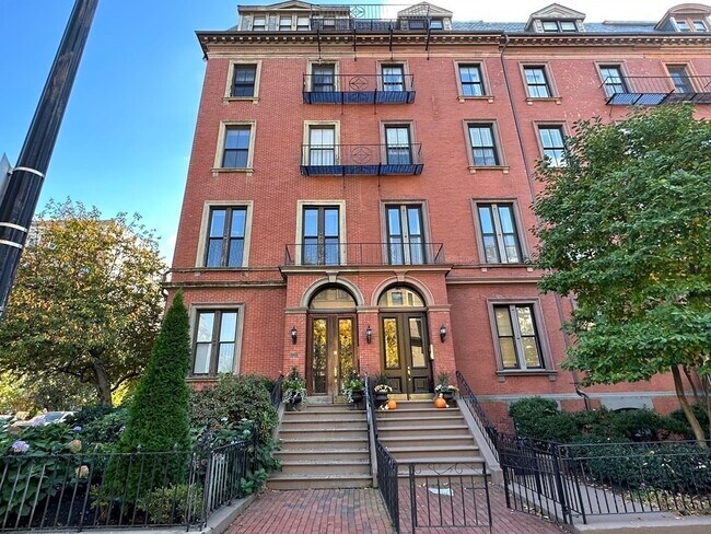 Foto del edificio - 151 Beacon St