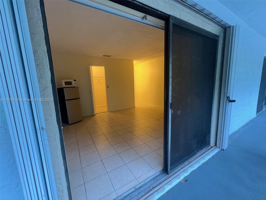 Primary Photo - 1440 NW 45th St
